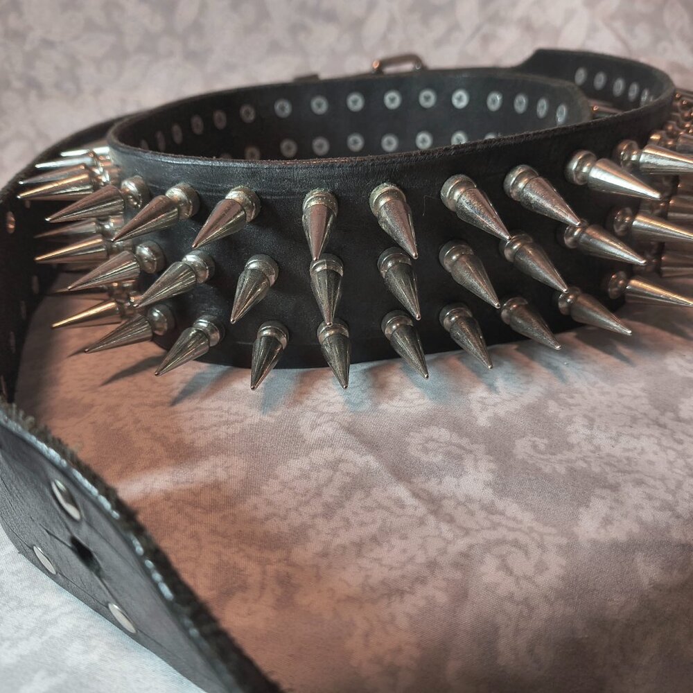 Handmade leather 2.5" with 3 row 1" spike Metal Devastation custom guitar strap - Picture 5 of 11